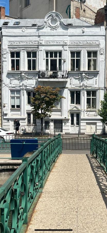 Old Town Napoleon Crib Apartment Bucureşti Ngoại thất bức ảnh