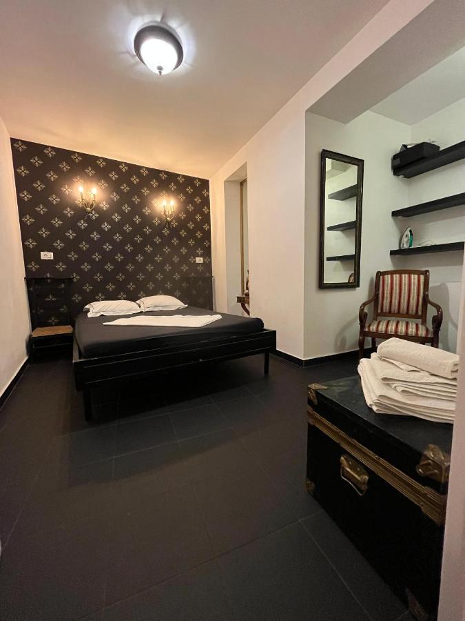 Old Town Napoleon Crib Apartment Bucureşti Ngoại thất bức ảnh