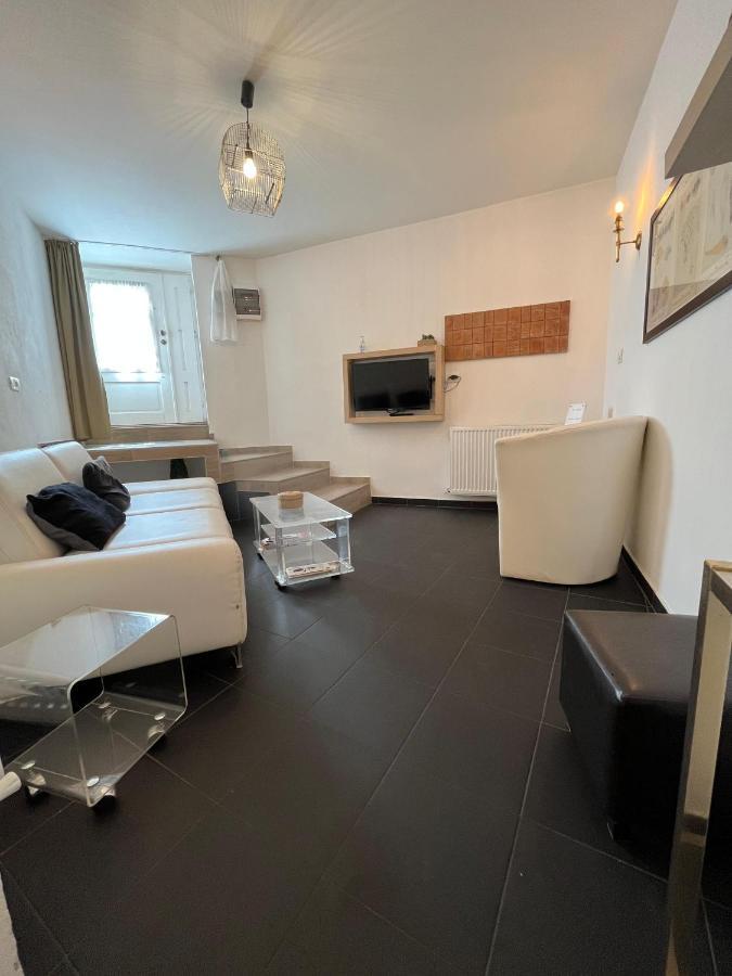 Old Town Napoleon Crib Apartment Bucureşti Ngoại thất bức ảnh